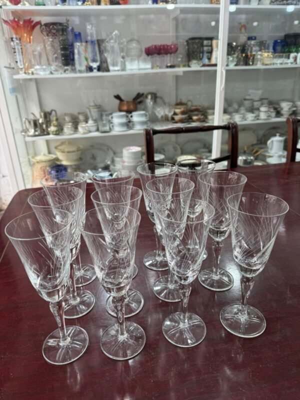 Juego de 12 copas de cristal súper tallado para agua o vino - Image 4