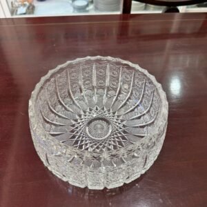 Gran centro de mesa de cristal súper tallado europeo