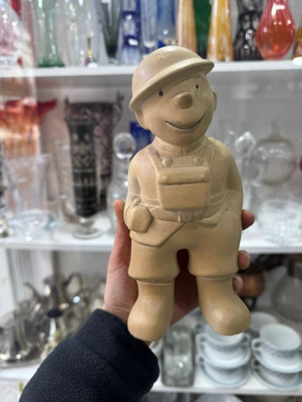 Figura de la serie 'Our Gang' de Bovey Pottery de un Guardián ARP - Image 2
