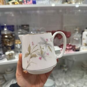 Lechera de porcelana