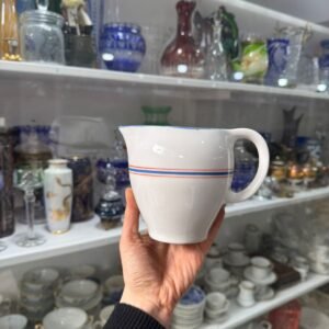 Lechera porcelana checoslovaca