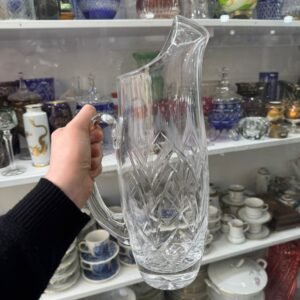 Jarra de cristal súper tallado con pico vertedor