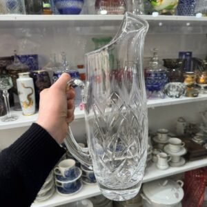 Jarra de cristal súper tallado con pico vertedor