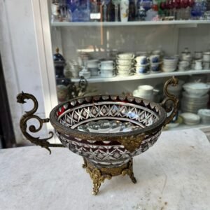 Centro de mesa de cristal súper tallado rubi con monturas de bronce