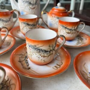 Juego de café porcelana oriental completo para 6 personas – se ve a la geisha en el fondo de la taza