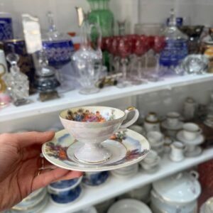 Dúo de café con escenas victorianas