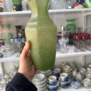 Florero verde de vidrio