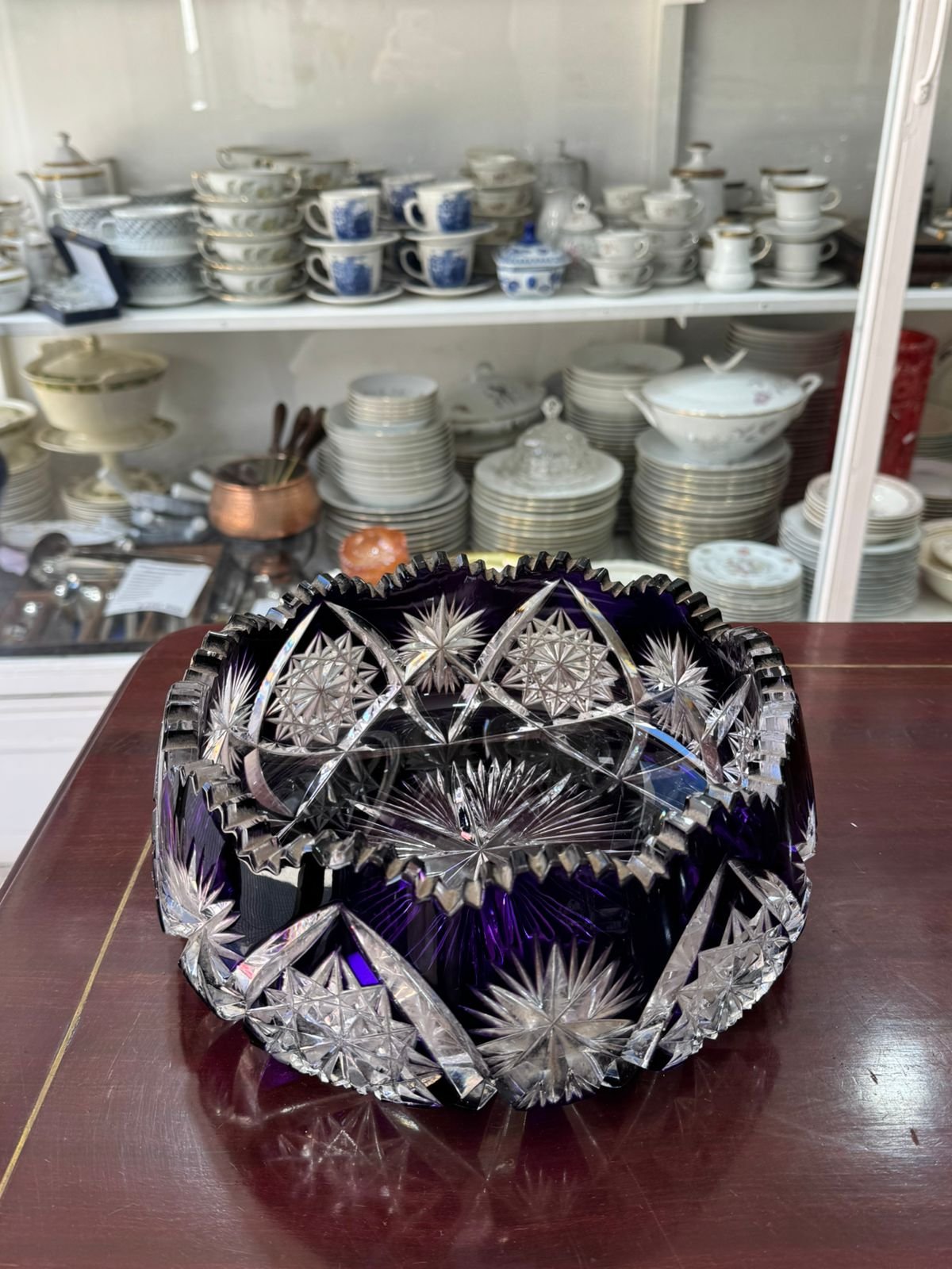 Exquisito centro de mesa de cristal súper tallado estilo BACCARAT violeta