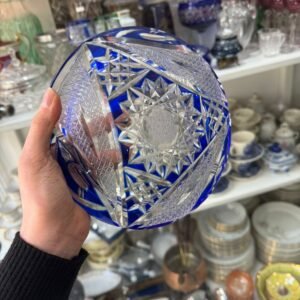 Exquisito cenicero de cristal súper tallado azul