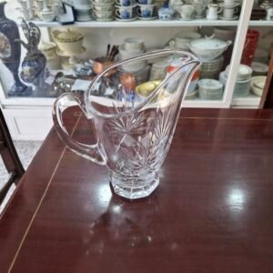 Jarra de cristal tallado