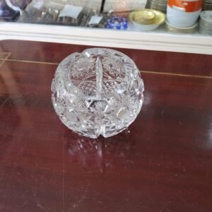 Exquisito cenicero cristal tallado