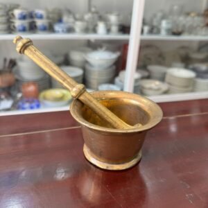 Mortero de bronce