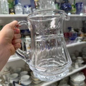 Jarra inglesa con pico vertedor