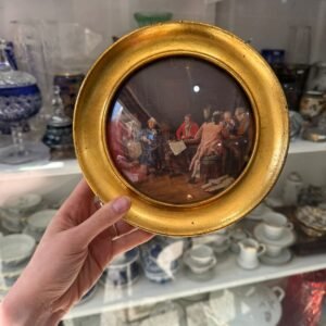 Cuadro con marco dorado