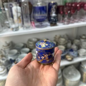 Cofre o pastillero oriental