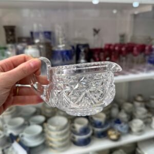 Exquisita jarra limonera de cristal súper tallado