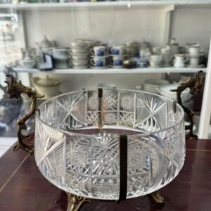 Centro de mesa de cristal súper tallado con monturas de bronce