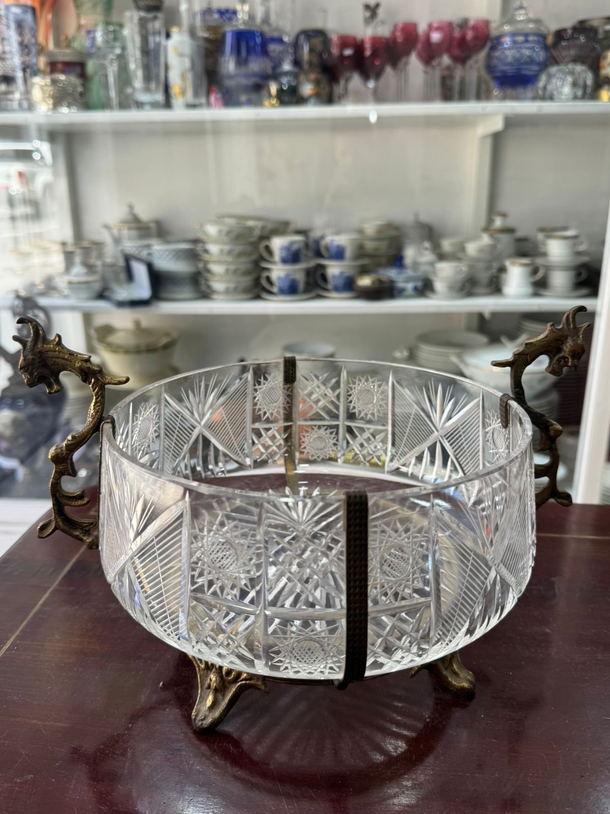 Centro de mesa de cristal súper tallado con monturas de bronce - Image 2