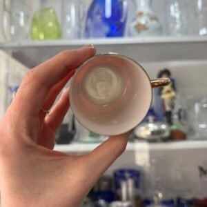 Dúo de café porcelana japonesa pintada a mano – se ve a la geisha en el fondo de la taza