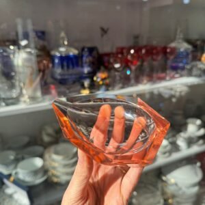 Exquisito cenicero en cristal rosa