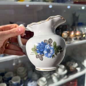Lechera de porcelana