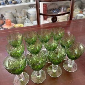 Juego de 12 copas de cristal súper tallado verde