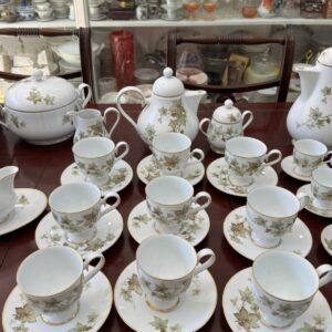 Juego completo de vajilla porcelana NORITAKE nuevo sin uso