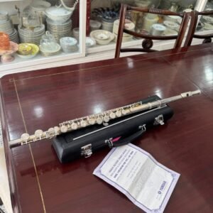 Flauta traversa YAMAHA modelo YFL225S con su estuche original