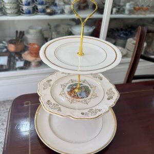 Triolet 3 niveles con escenas galantes