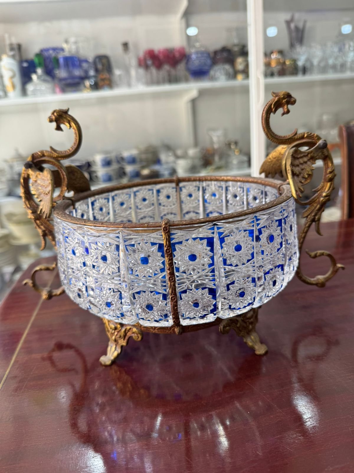 Exquisito centro de mesa de cristal súper tallado con monturas de bronce - Image 2