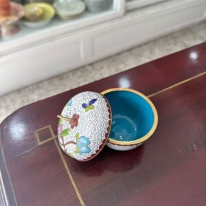 Cofre o pastillero oriental en forma de manzana