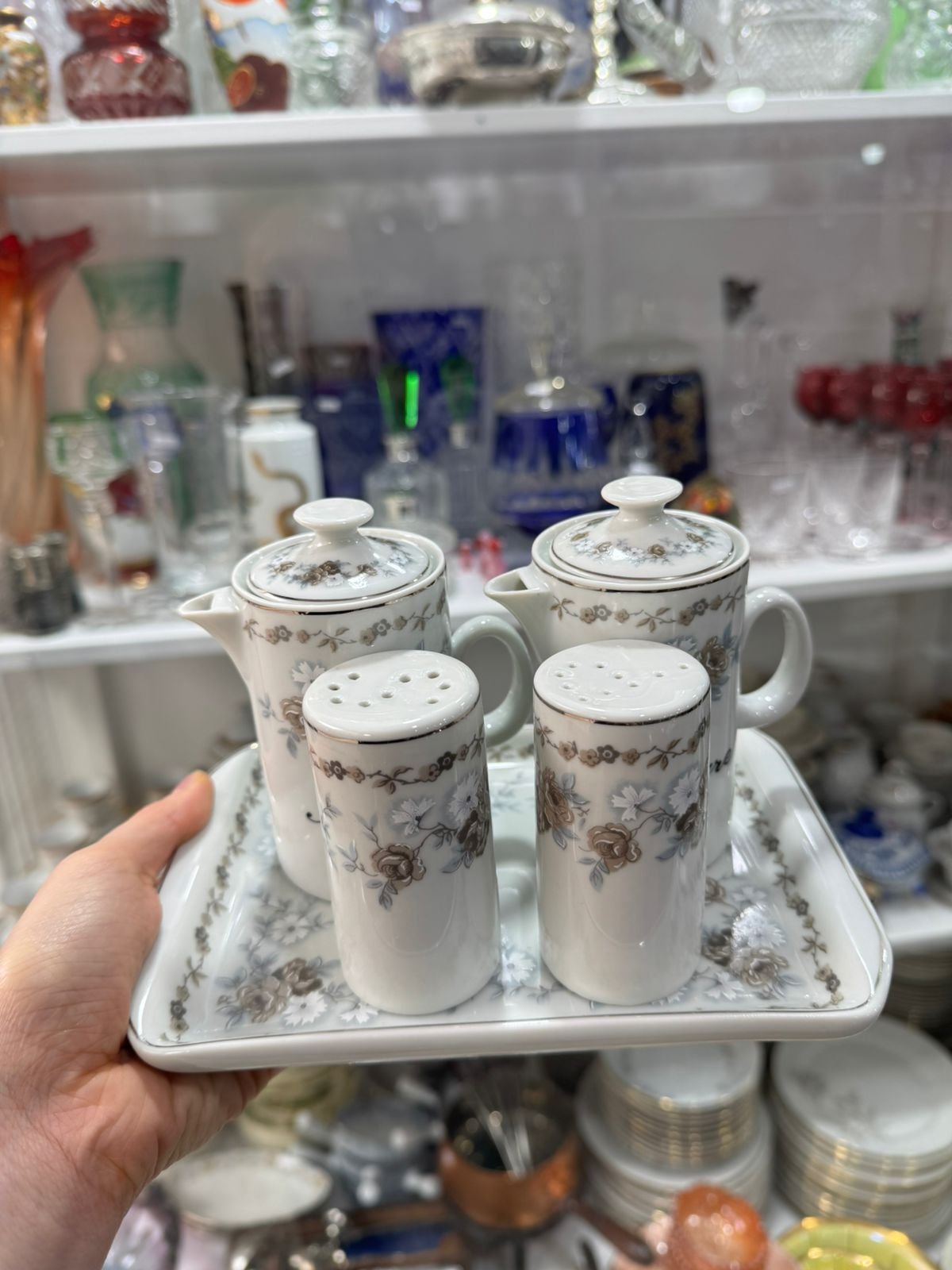 Set de aceitera, vinagrera, salero, pimentero con la fuente de porcelana - Image 7