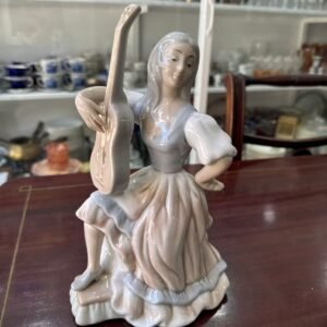 Figura porcelana española