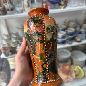 Florero oriental pintado a mano