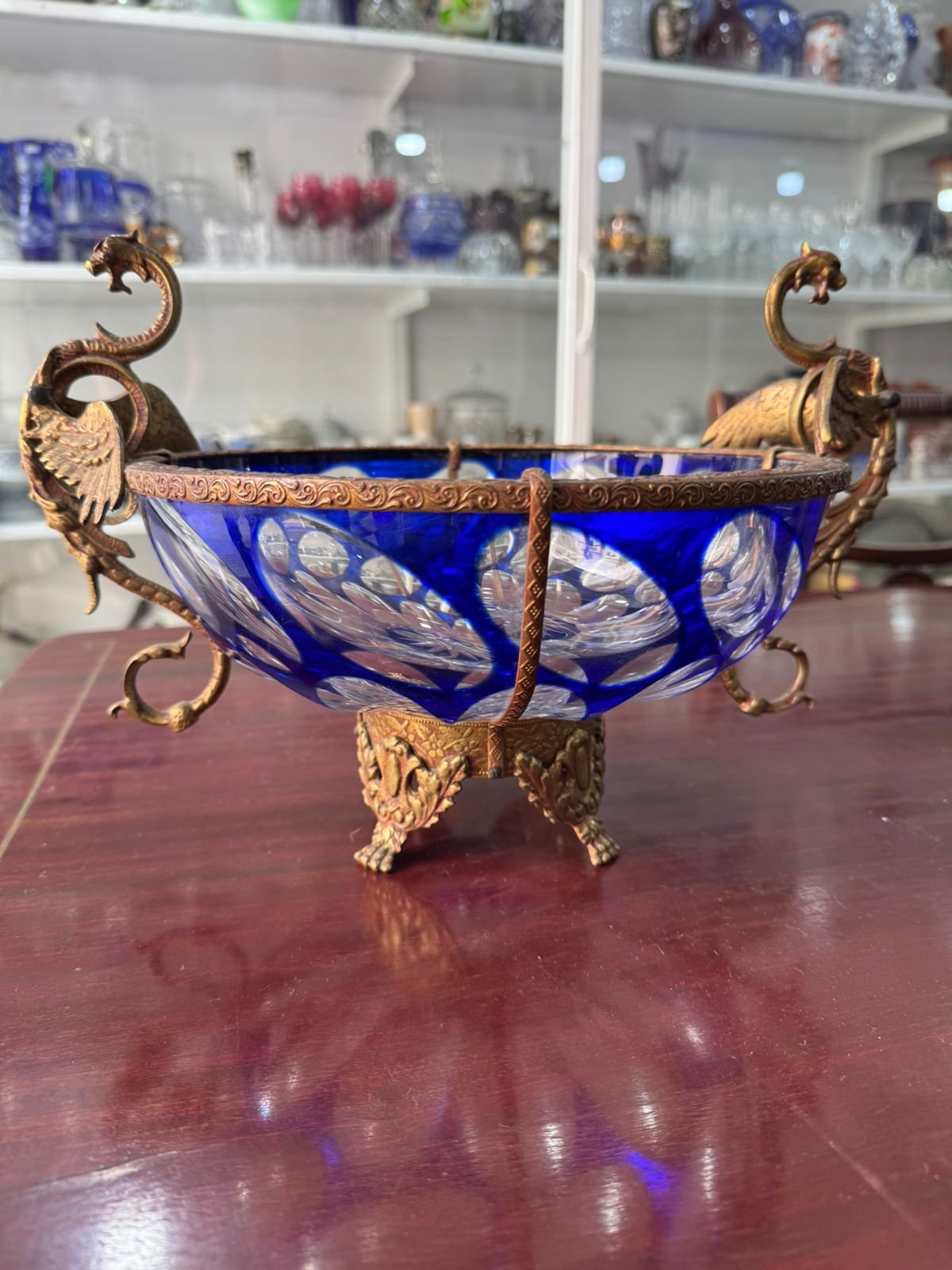 Centro de mesa de cristal súper tallado con monturas de bronce - Image 4