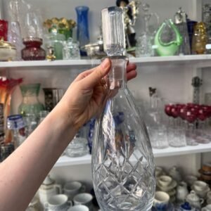 Botellón de cristal tallado