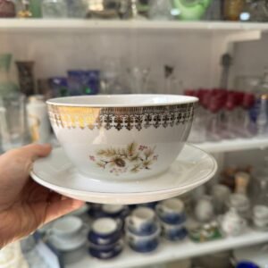 Salsera con fuente de porcelana