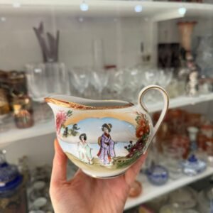 Lechera porcelana tsuji pintada a mano con oro con geishas