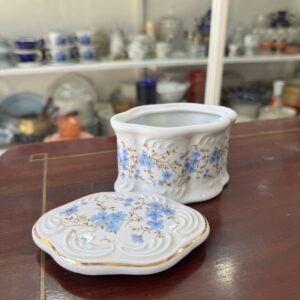 Cofre de porcelana español