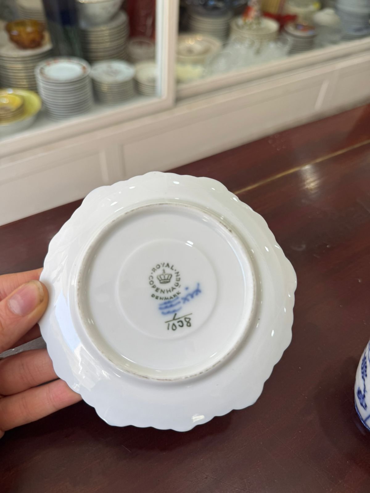 Dúo de café porcelana de colección Royal Copenhagen blue Fluted Porcelana danesa Musselmalet. - Image 5