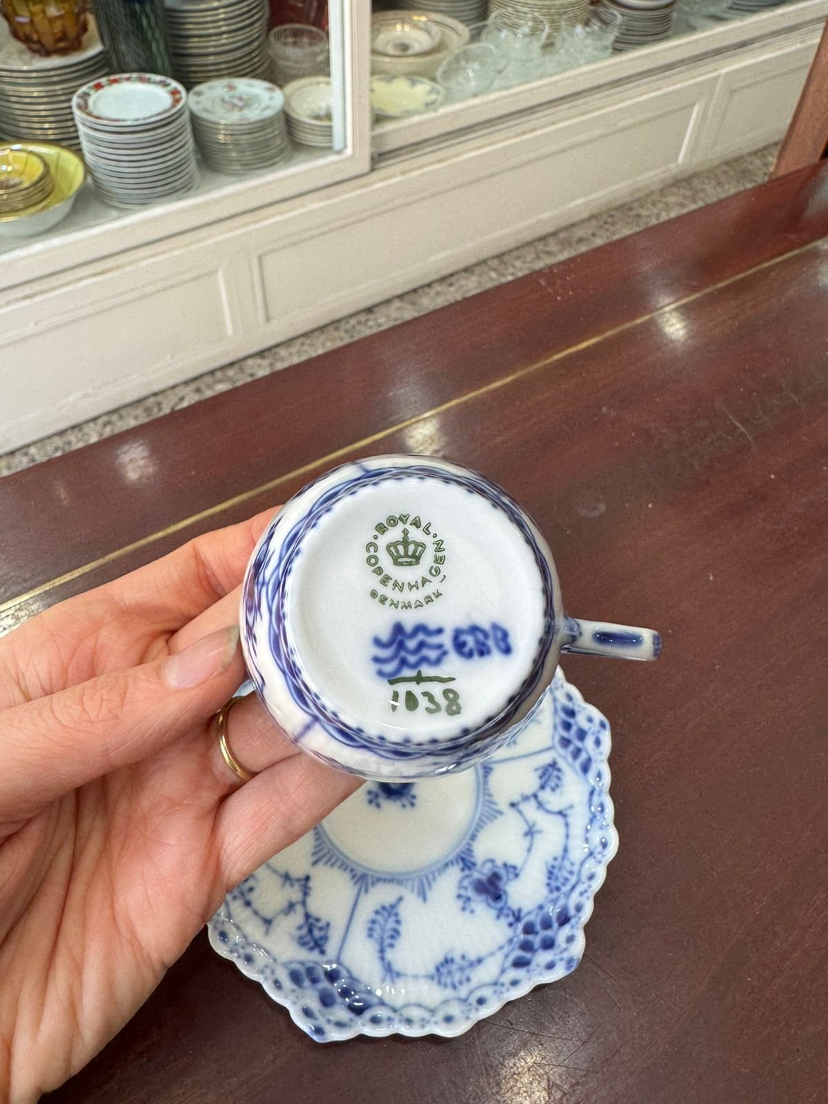 Dúo de café porcelana de colección Royal Copenhagen blue Fluted Porcelana danesa Musselmalet. - Image 2