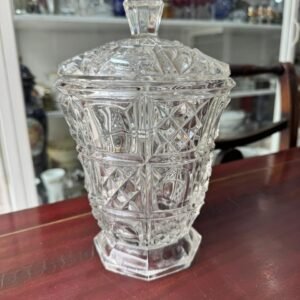 Bombonera de cristal súper tallado estilo BACCARAT