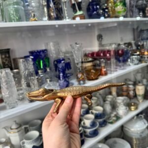 Cocodrilo de bronce rompenueces