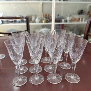 Juego de 12 copas de cristal súper tallado para oporto o licor