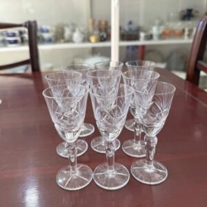 Juego de 8 copas de cristal súper tallado para licor