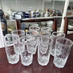 Juego de 10 vasos de cristal tallados