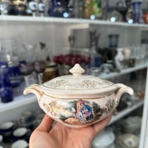 Azucarera con escena galante