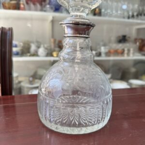 Exquisito botellón de cristal súper tallado con pico plata 925