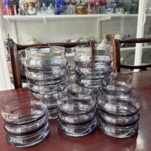 Juego de 11 vasos de cristal curvy de diseño lila