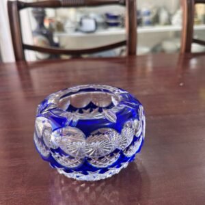 Cenicero de cristal súper tallado azul